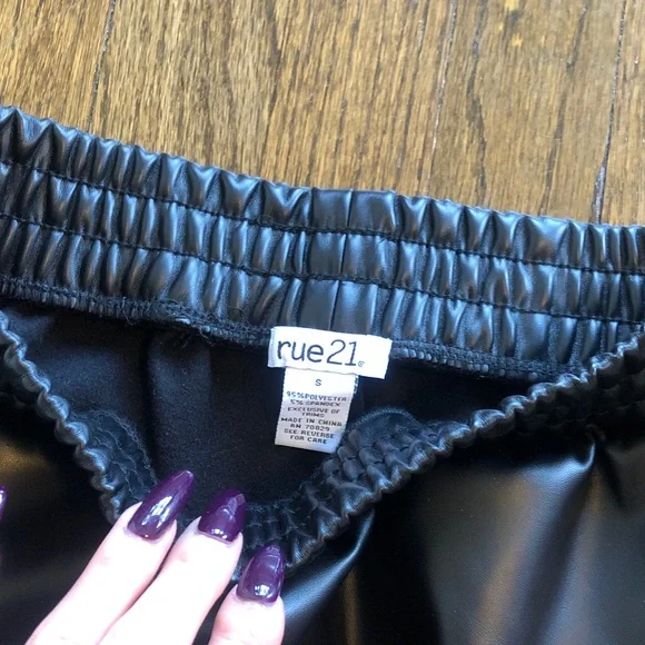 rue21 Faux Leather Stretch Baggy Wide Leg Pants with Pockets - Picture 6 of 7